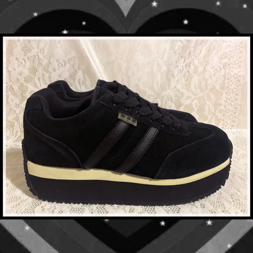 Vintage 90s Chunky Platform Retro Sneakers